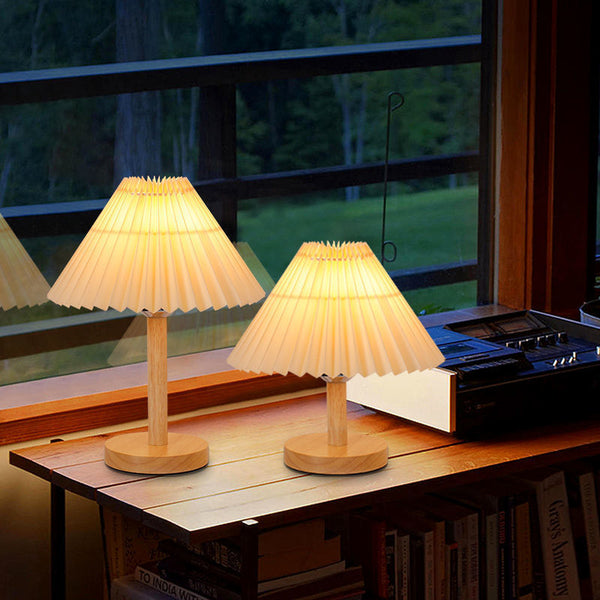Pleated table lamp Nordic ins style bedroom bedside lamp Japanese breastfeeding night light net red light girl dormitory decoration