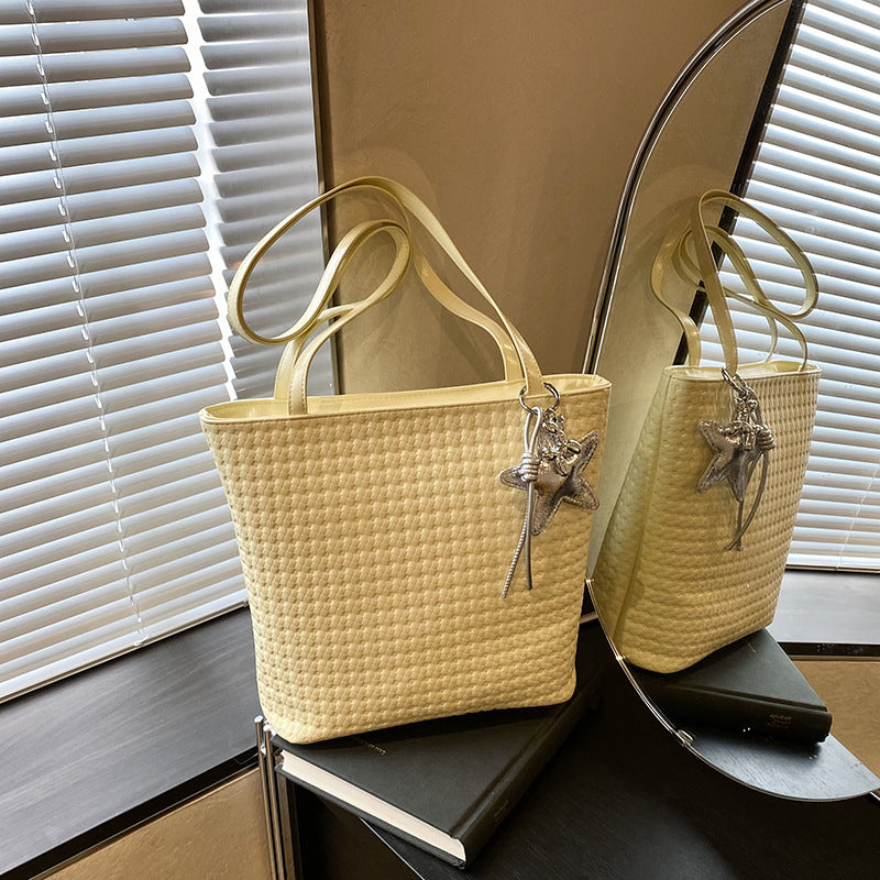 Cross-border popular bags this year, women's large-capacity 2025 new summer versatile casual shoulder messenger bag bucket bag