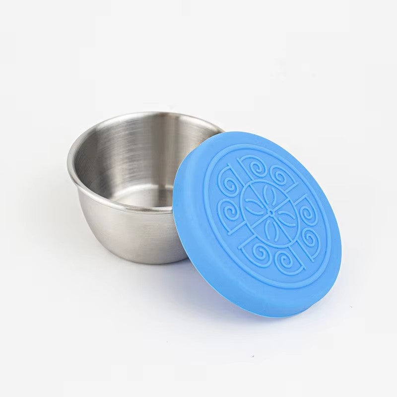 Factory direct supply 304 stainless steel seasoning dish large capacity sauce cup 50ml dipping dish with silicone cover wholesale