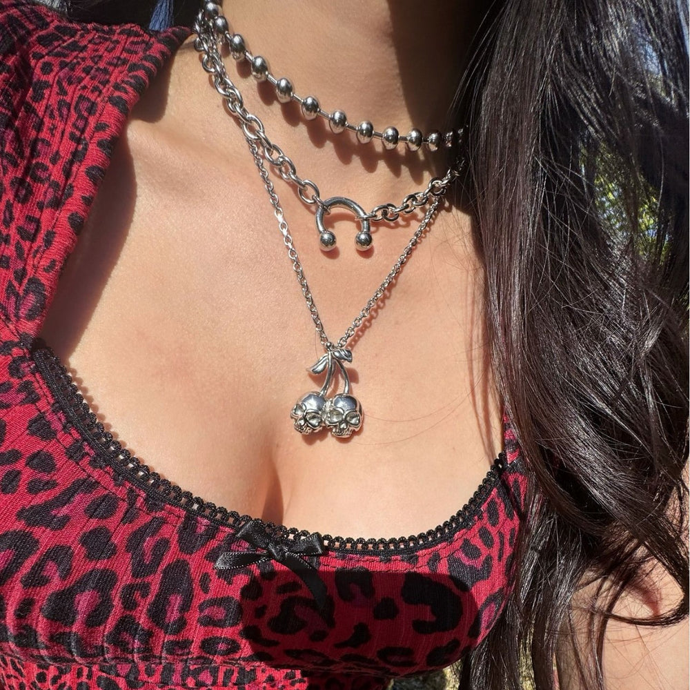 hot-selling stylish cherry skull necklace for women niche stylesense of design hip hop punk metal style multi-layer clavicle chain