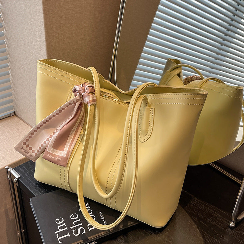 Bag women's large capacity 2025 new spring and summer versatile shoulder bag women's texture popular class commuter tote bag