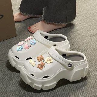 Crocs women's summeroutwear feeling of stepping on shit, thick sole non-slip 2024 new arrival beach toe sandals and slippers summer