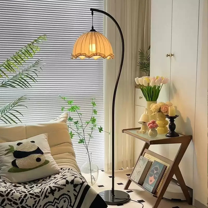 Retro internet celebrity lotus leaf floor lamp s-shaped medieval style living room tea room wabi-sabi vertical lamp bedroom study eye protection lamp