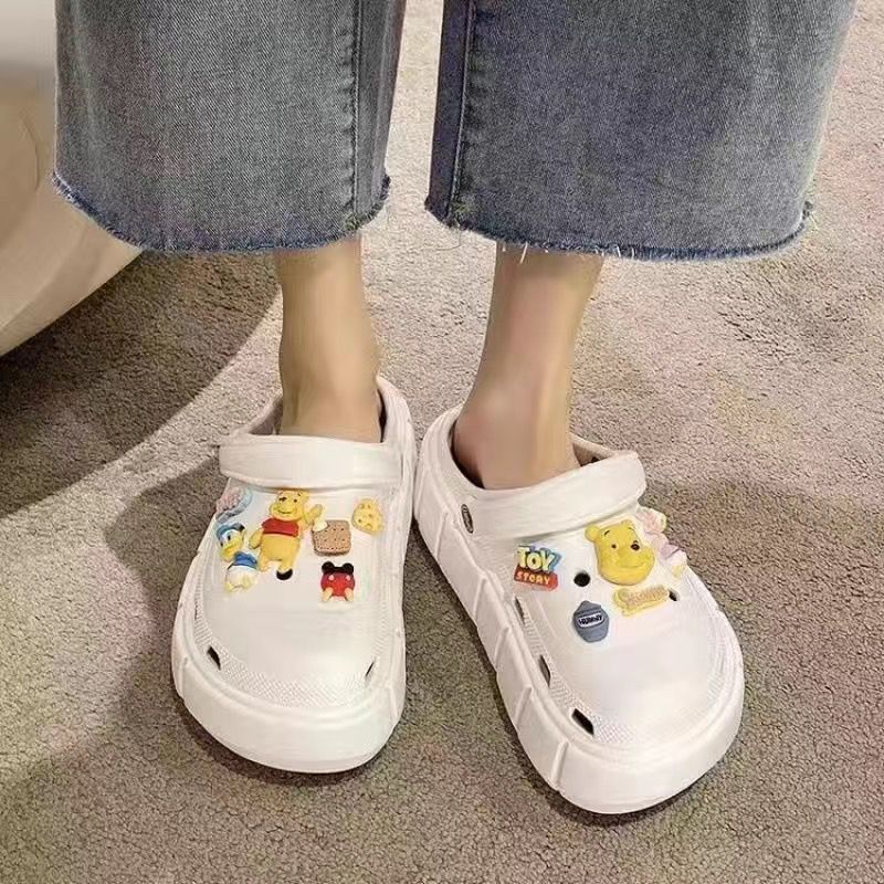 2024 hot style clogs for women wholesale summer outwear cute cartoon toe cap two-wear beach popular height-increasing sandals