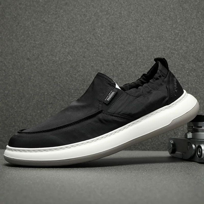 Men's shoes 2026 spring new lightweight ultra-light comfortable casual men's cloth shoes slip-on versatile canvas shoes