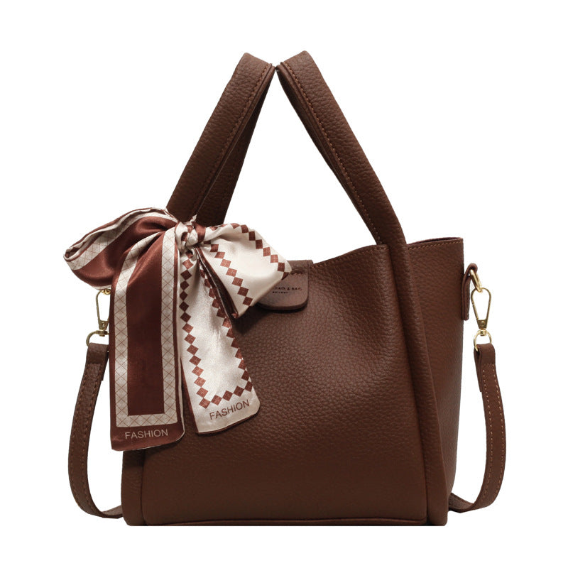 Retro bag women 2025 new Korean version fashionable solid color bag large capacity shoulder bag popular portable bucket bag