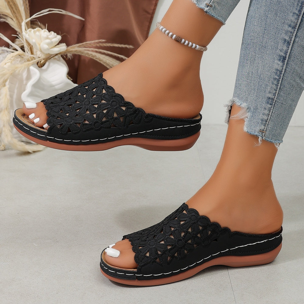 summer new arrival: plus-size women's casual comfort floral cutout slip-on flat sandals - wholesale