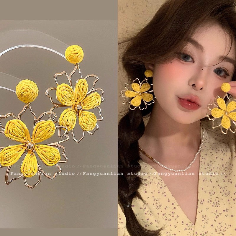 Vacation style braided sunflower earrings for women, high-end seaside photo flowers earrings, fashionelegant earrings and earrings