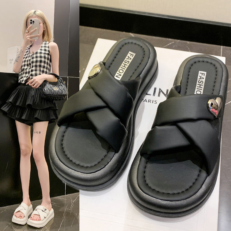 Sandals women wear 2024 new summer muffin thick-soled beach slippers light stepping on shit feeling small fragrant wind word sandals