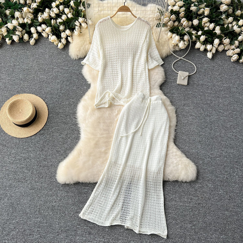 Korean style hollow-out age-defying set: women's loose-fit versatile crew neck short sleeve knit top + waist-defining bodycon fishtail midi skirt