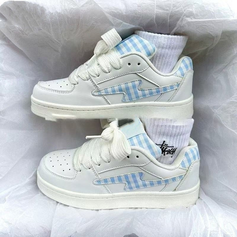 2026 summer unisex sneakers: american-style, niche bread shoes, breathable, fresh summer design, white shoes for students and couples