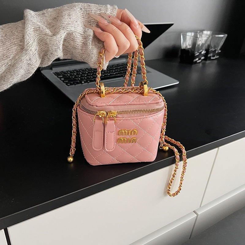 Niche light luxury foreign style chain messenger bag women's 2025 summer Xiaoxiangfeng rhombus advanced sense single shoulder mouth red envelope