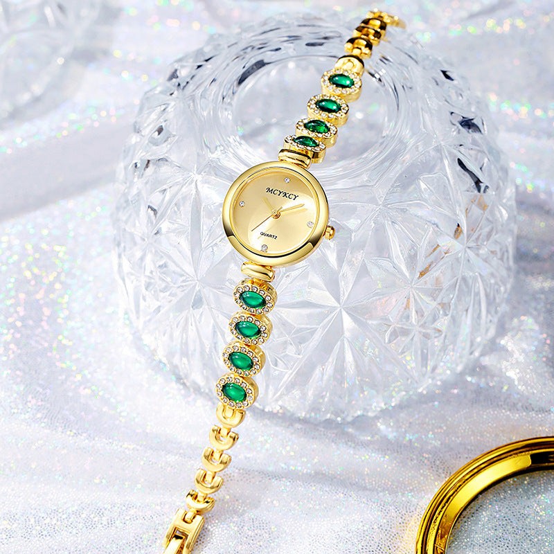 Mcykcy small dial gold alloy bracelet light luxury wrist emerald with surface style medieval watch women's quartz