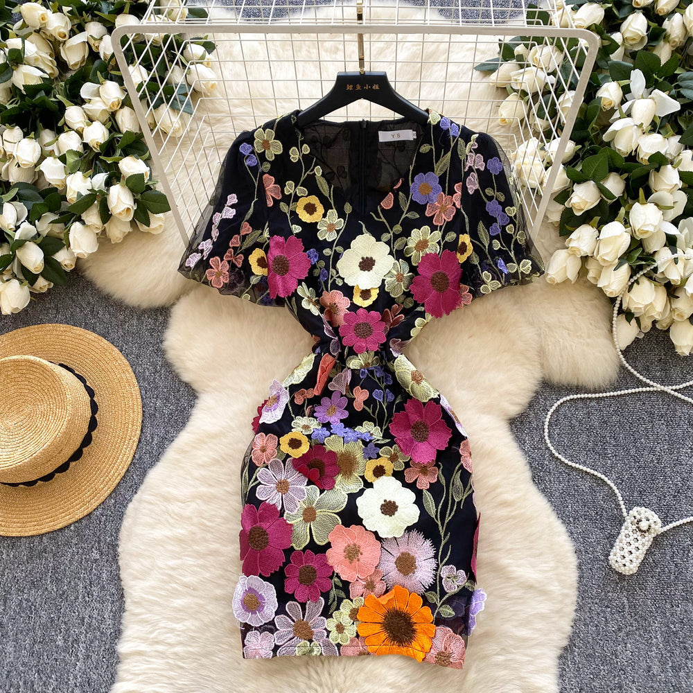 High-end women's summer dress - french vintage v-neck lantern sleeve, heavily embroidered mesh, cinched waist, puff sleeve dress