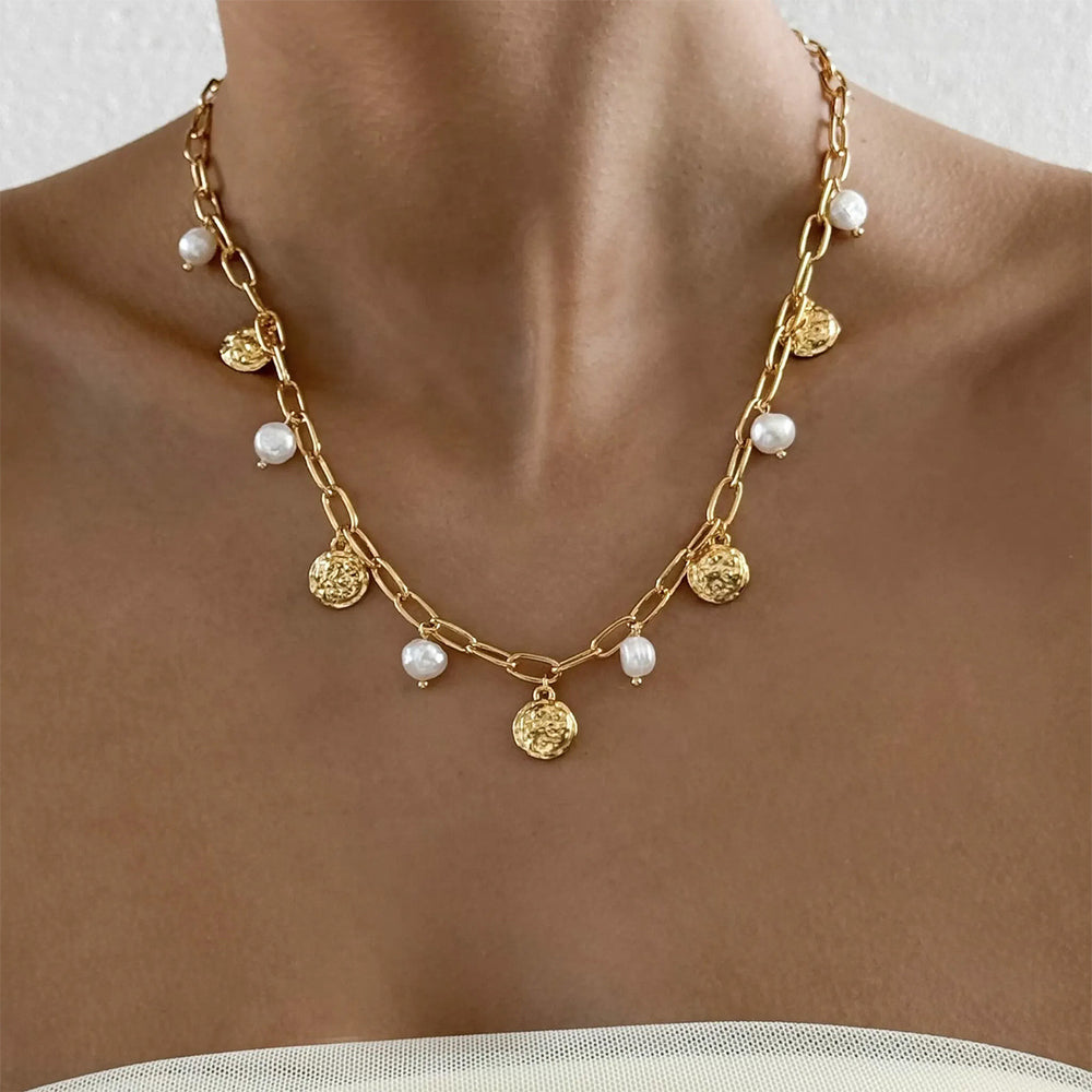 Wholesale imitation pearl necklaces: european and american cross-border fashion ins accessories for women - minimalist design, round and irregular chokers