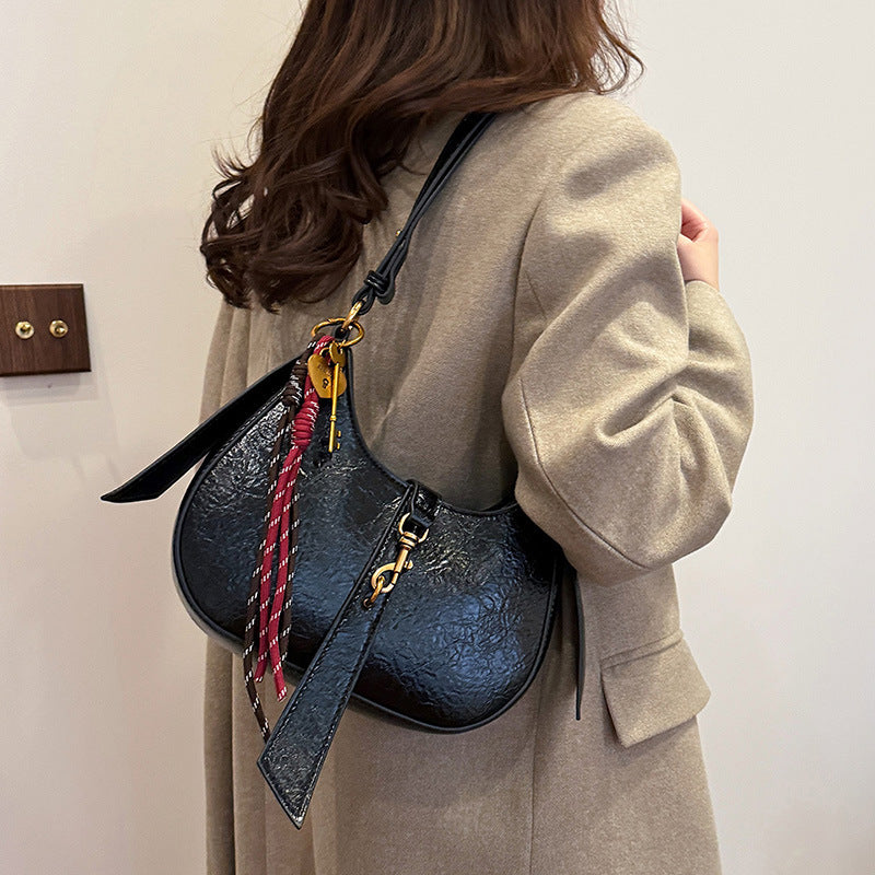 Retro soft leather crescent bag women's 2025 new women's bag texture commuter bag foreign style shoulder messenger bag  bag