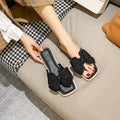 Square-toe, versatile bowknot casual fashion flip-flops – perfect for summer wear. non-slip, flat-soled women's sandals for comfortable everyday wear