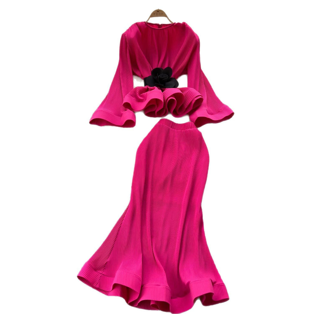 Feminine outfit with sense of design, western style, strappy waist, flared sleeves, pleated tops, high waist, hip-covering fishtail skirt