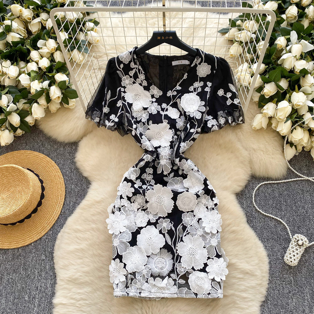 High-end women's summer dress - french vintage v-neck lantern sleeve, heavily embroidered mesh, cinched waist, puff sleeve dress