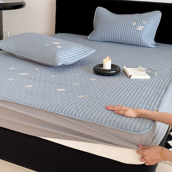 Class A cotton long-staple cotton quilted quilted cotton embroidered mattress three-piece set four-season universal mattress protective cover pink coffee color