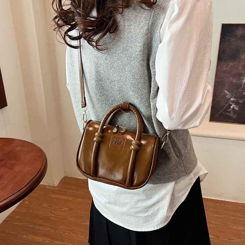 2025 autumn and winter new European and American retro new pendant mini sewing line PU waterproof advanced wholesale