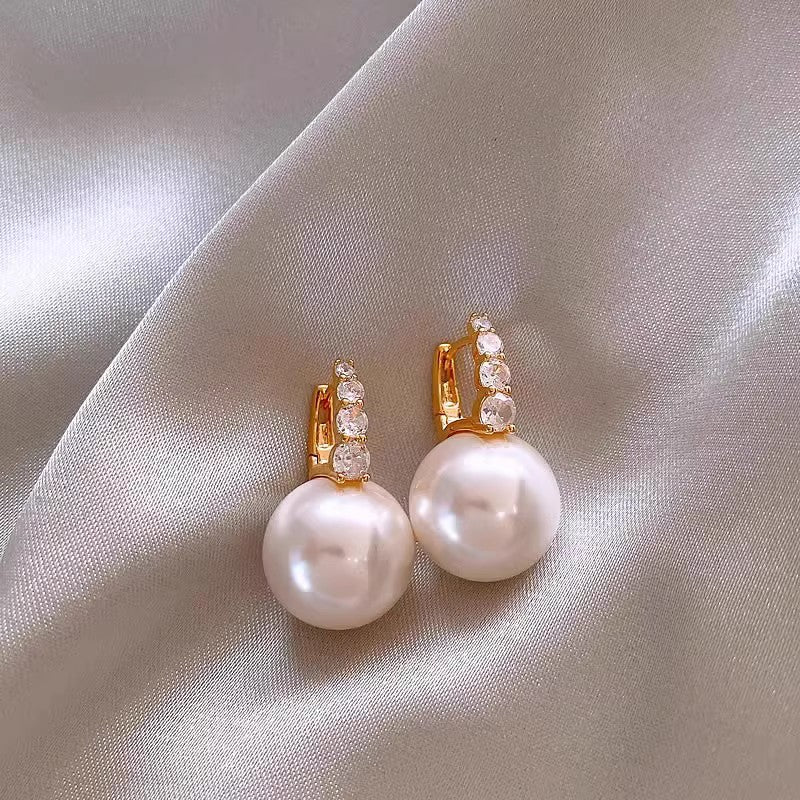 2025 hot-selling luxury-inspired pearl and floral earrings: korean-style tassel, high-end, fashionable, and elegant studs and dangles