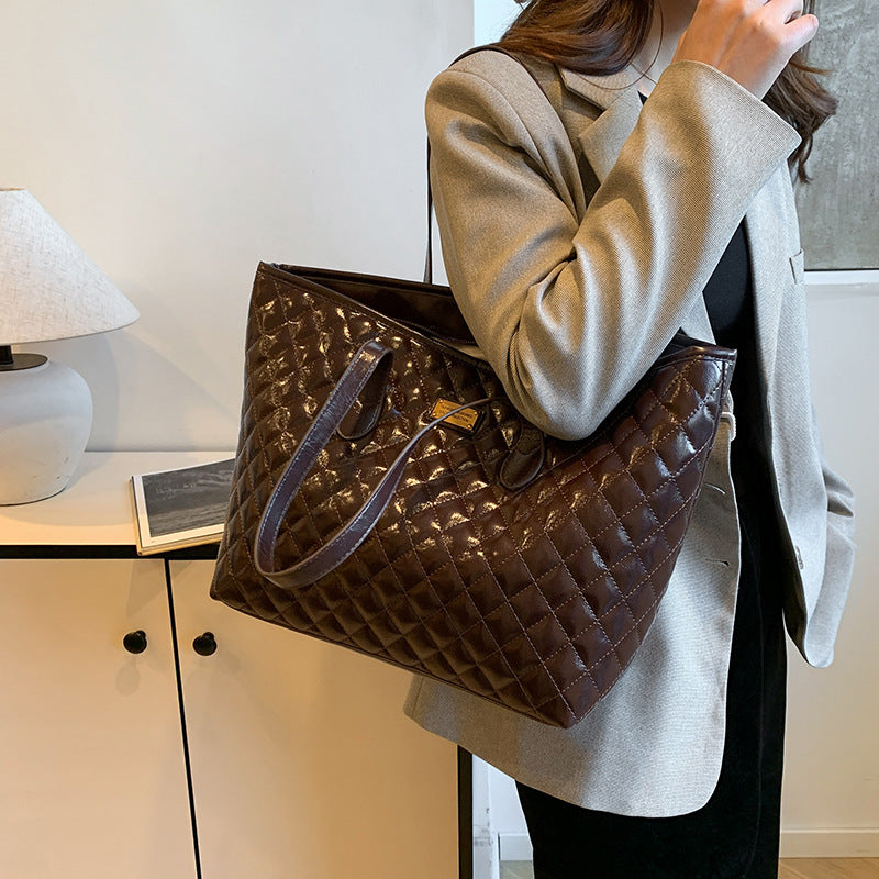 2025 autumn and winter new embroidered thread rhombus women's shopping bag large capacity shoulder underarm women's bag portable commuter bag