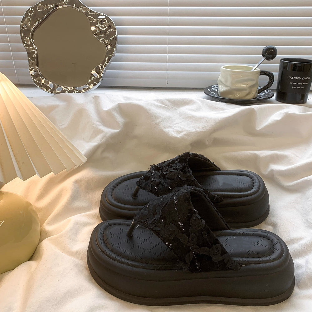 Women's sandals and slippers are super popular in 2026. new arrival summer beautiful outwearfashionsense of designthick soleeasiest for matchskirt slippers