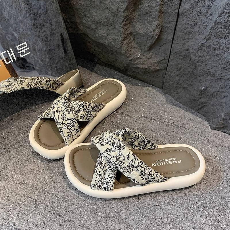 Thick soleclassy slippers for women summeroutwear2026new arrival with skirtfashion fairy stepping on shit one-line slippers for women