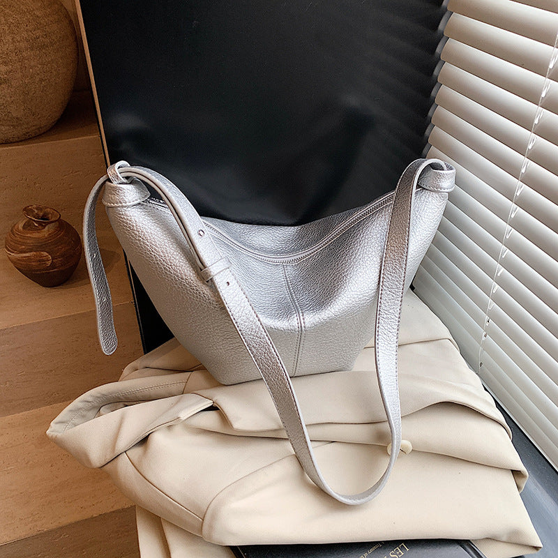 Cross-border niche design bag women's 2025 new super fire foreign style dumpling bag fashionable versatile shoulder messenger bag