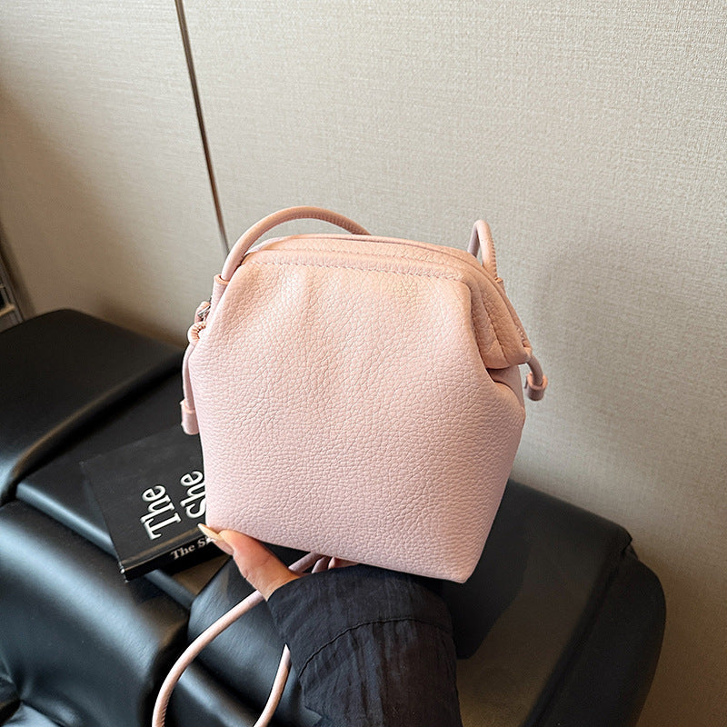 Foreign trade is popular this year, small bags for women's summer 2025 new fashion niche messenger bags, Korean version bucket bags