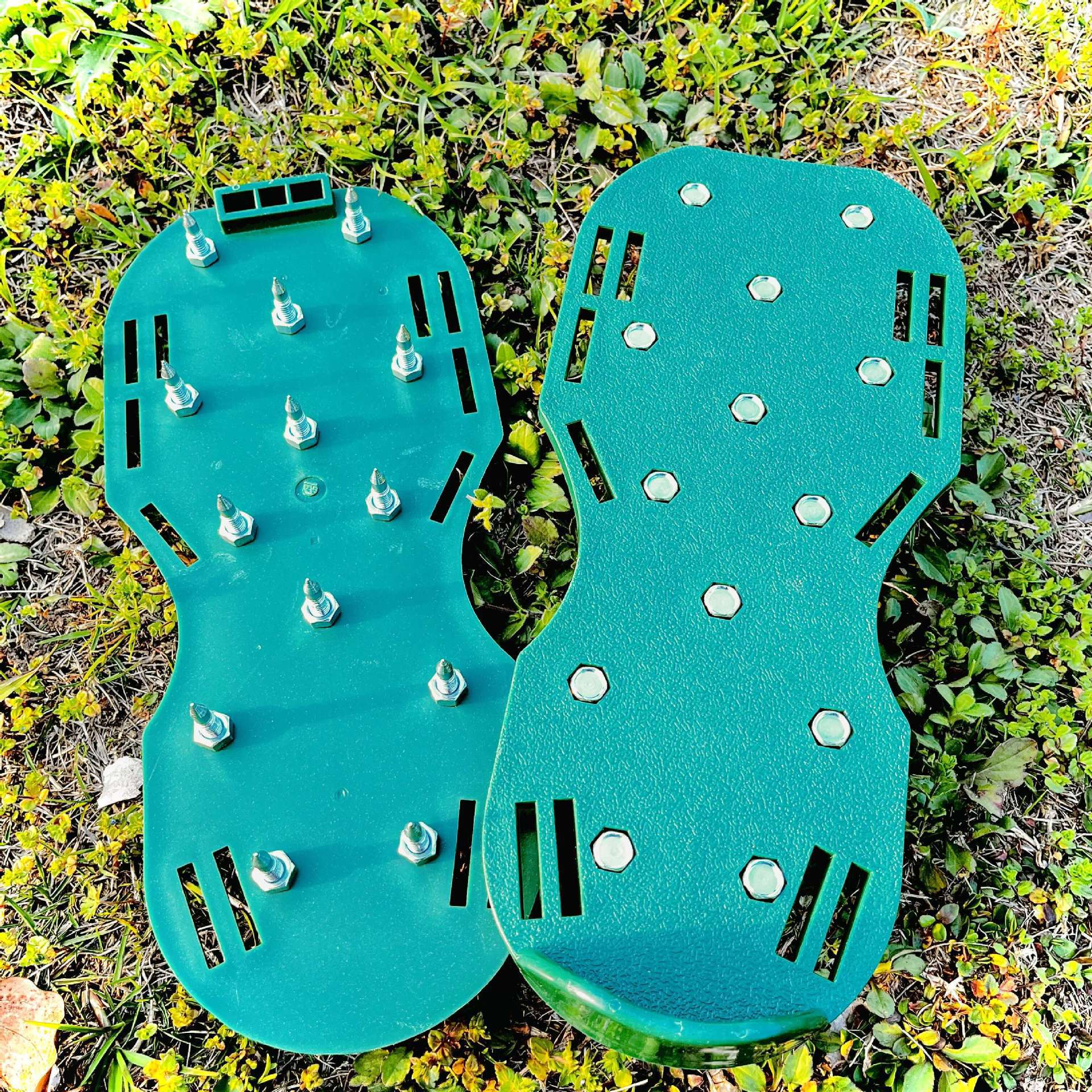 Cross-border garden soil loosening shoes grass spikes lawn inflatable soil loosening shoes self-leveling epoxy garden tools