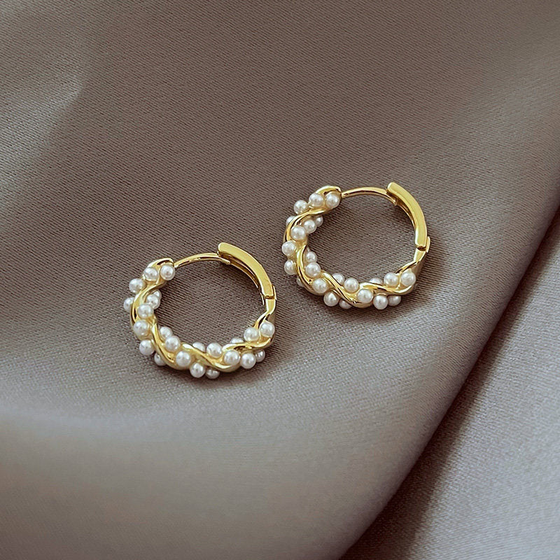 Luxury chic circle pearl earrings - women's fashion minimalist studs, unique design, exquisite jewelry
