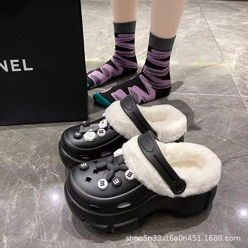 2024 cartoon cotton slippers for girls, new autumn/winter thick-soled, height-increasing, non-slip, two-wear style, fleece-lined warm fuzzy clogs