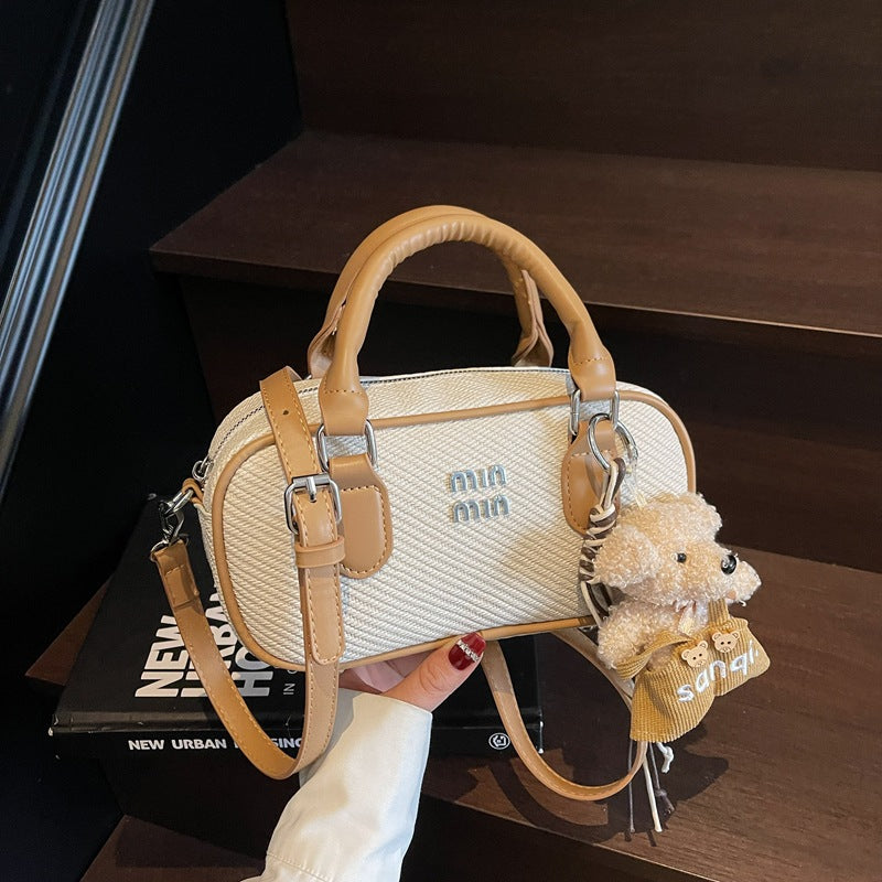 Cross-border versatile simple messenger bag women's summer 2025 new fashion Korean version of high-end portable commuter bag women