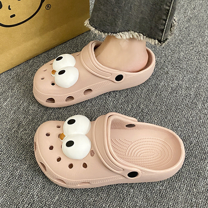 Super cute cartoon clogs for women, perfect for summer wear. new for 2023, these adorable, lightweight, and non-slip eva slippers are ideal for indoor use and feature a closed-toe design