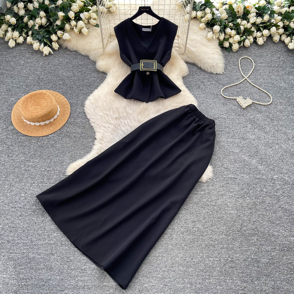 Korean style commute-friendly sleeveless vest a-line skirt two-piece set for women, spring 2026, slim fit, high-waisted outfit