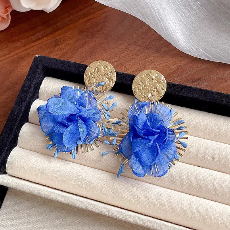 Spring break style white floral earrings - unique dopamine studs, niche design, versatile earrings