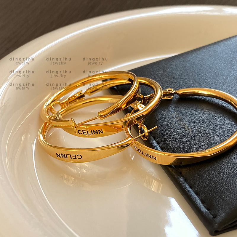 High-end gold hoop earrings for women, vintage, upscale, elegant, european and american style, bold and statement-making, metal earrings