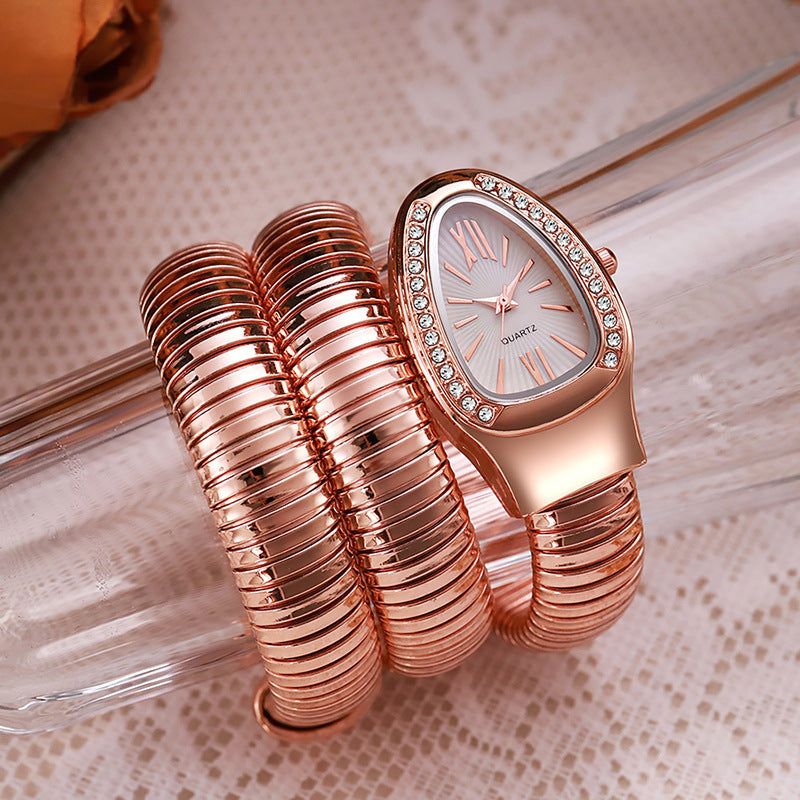 Honghong cross-border snake-shaped watch women's fashion bracelet watch creative hip hop quartz watch stylish bracelet watch wholesale