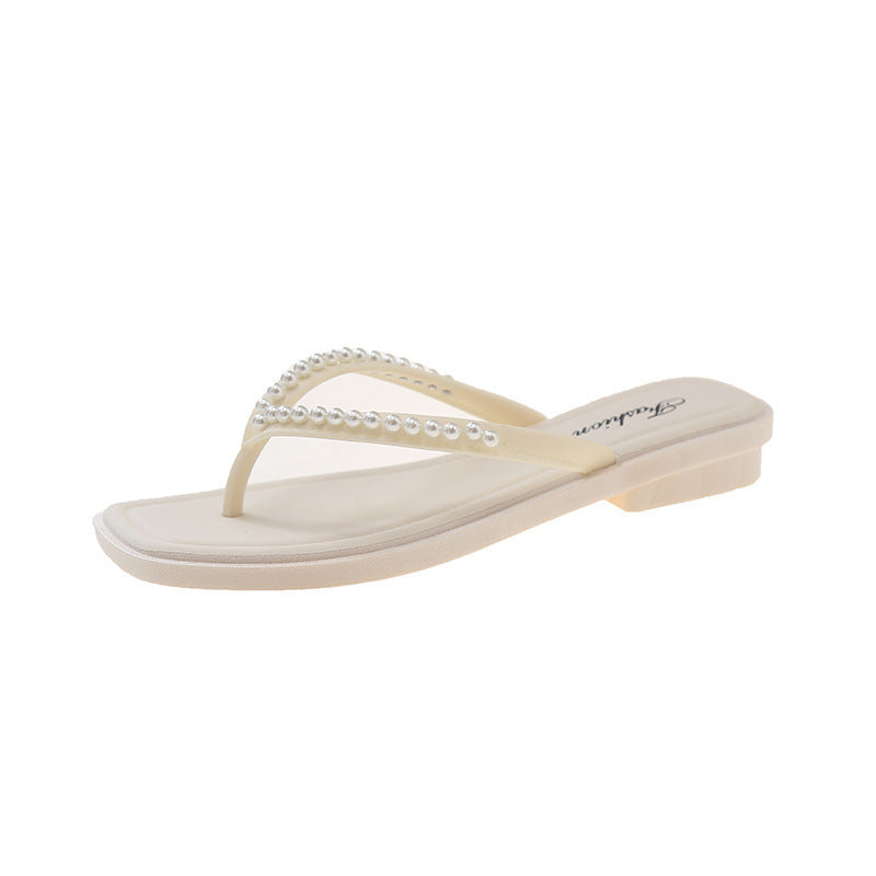 Influencer-approved sandals, flip-flops, and beach shoes for women – trendy summer footwear for 2025, featuring flat soles and open-toe designs perfect for wearing outdoors