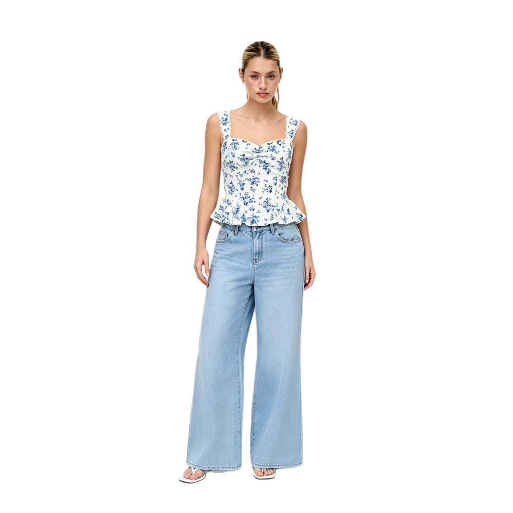 summer new arrival: white floral print cami top with lace trim, open back, and ruffle detail – perfect for vacation, date night, or a spicy summer look