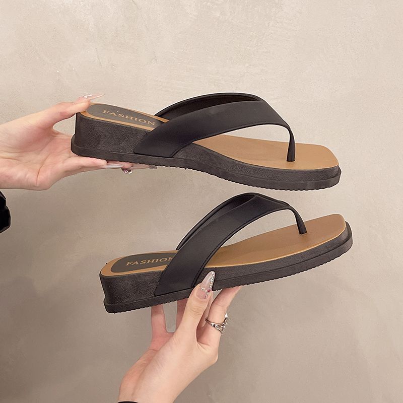 Thick sole square toe flip flops women 2025 summer new arrivalfashionoutwear beach beach retro flip flops