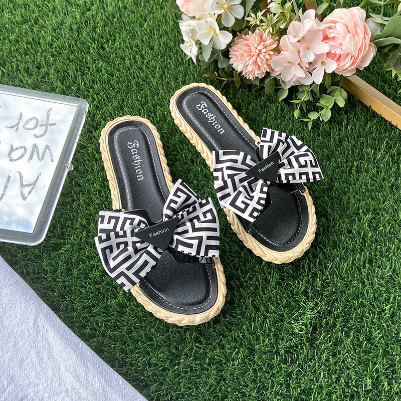 Korean style high-value sandals & slippers - women's summer outdoor comfort, vacation vibes, one-strap slides, indoor home use, non-slip beach shoes