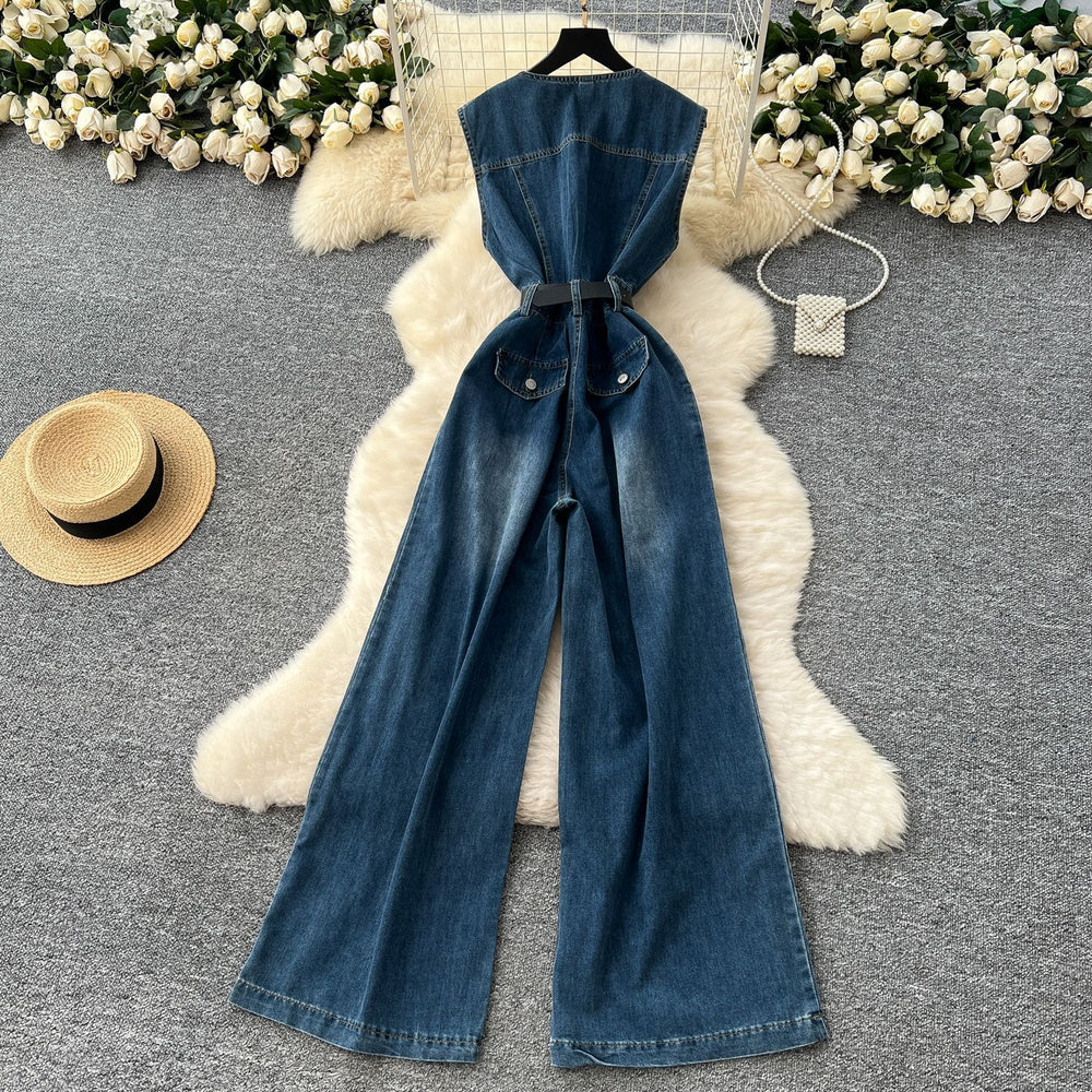 Sophisticated retro chic v-neck sleeveless jumpsuit for women -  summer collection: high-end, tie-waist denim wide-leg pants
