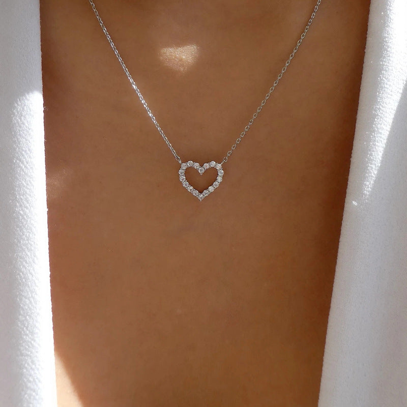 Wholesale alloy heart necklaces - european & american cross-border jewelry - versatile diamond-studded choker - women's water wave chain - high-end necklace