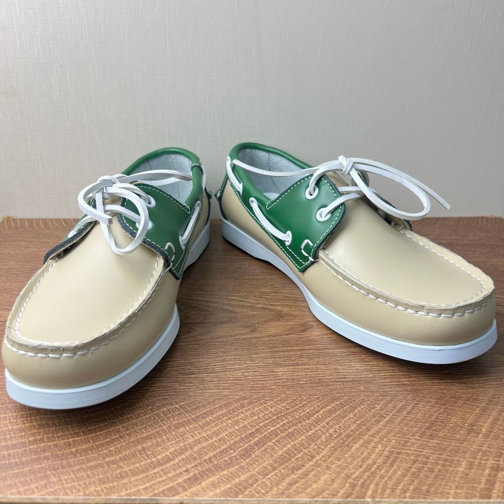 Men's leather casual boat shoes - handcrafted, classic, versatile, flat, lace-up driving shoes for business and everyday comfort