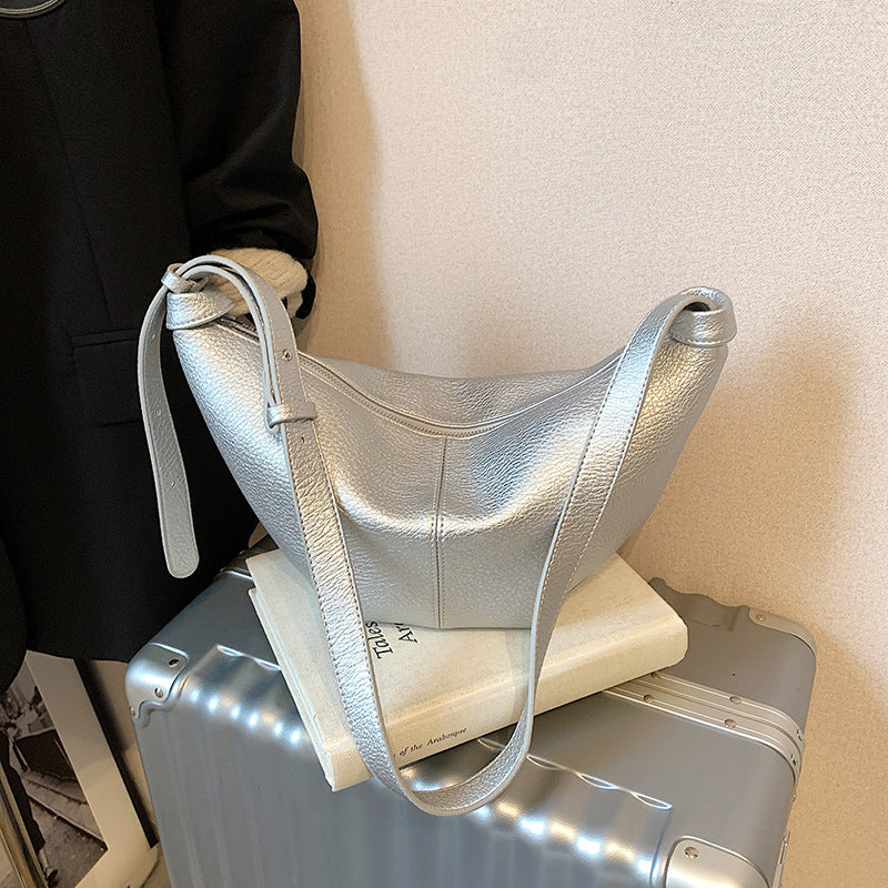 Cross-border niche design bag women's 2025 new super fire foreign style dumpling bag fashionable versatile shoulder messenger bag