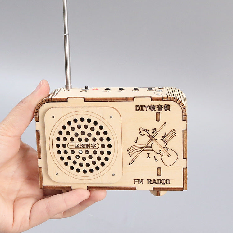 Science and technology small production children DIY radio model, hand-assembled toys, scientific experimental materials, cutting-edge science and education