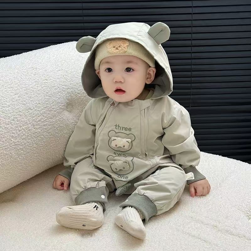 Super cute and stylish rompers for baby boys and girls, perfect for outings! these adorable bear-themed onesies and jumpsuits are trendy and ideal for crawling, playing, and exploring the world